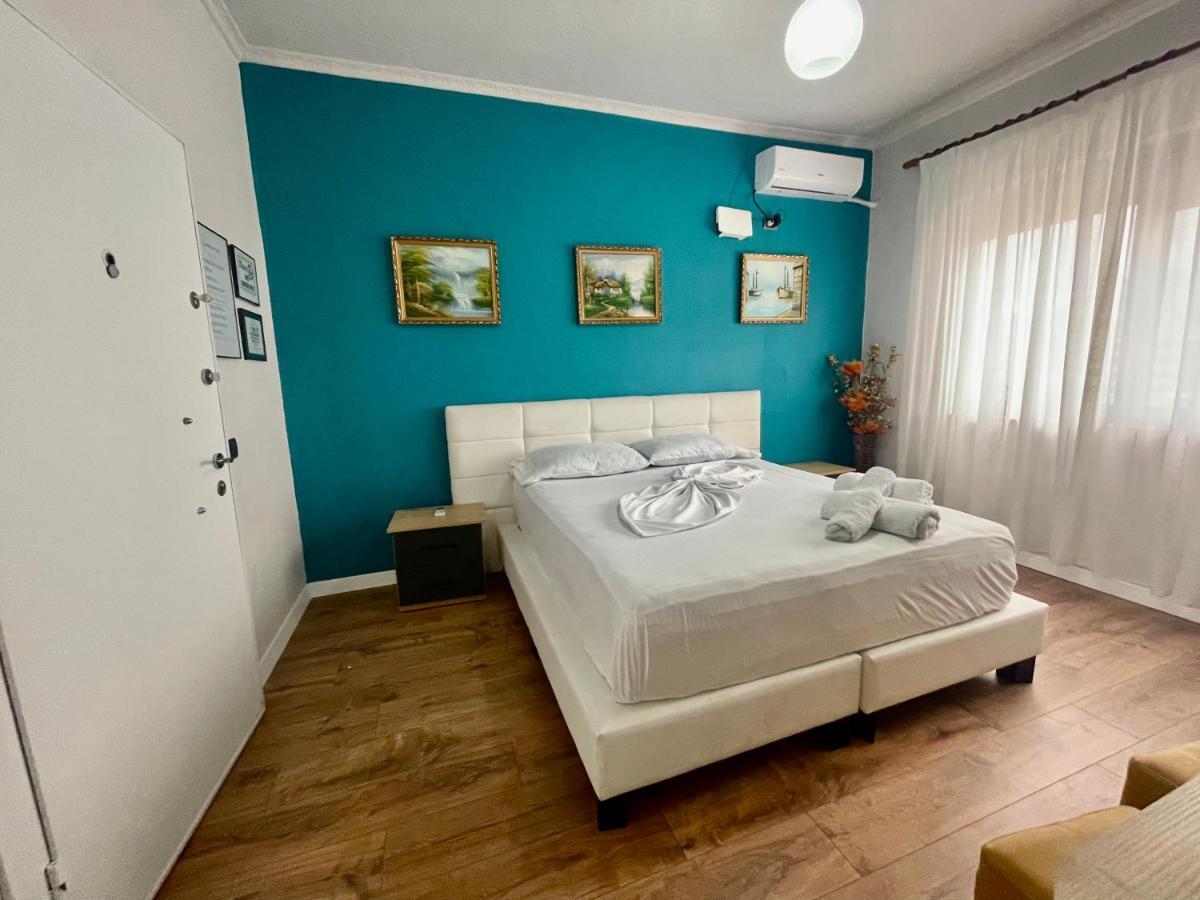 Central Room Private Entry And Bathroom Tirana Exteriör bild
